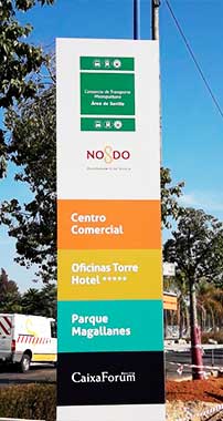 totems publicitarios