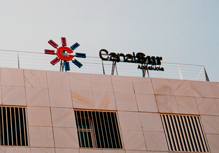 Coronación del edificio Canal Sur